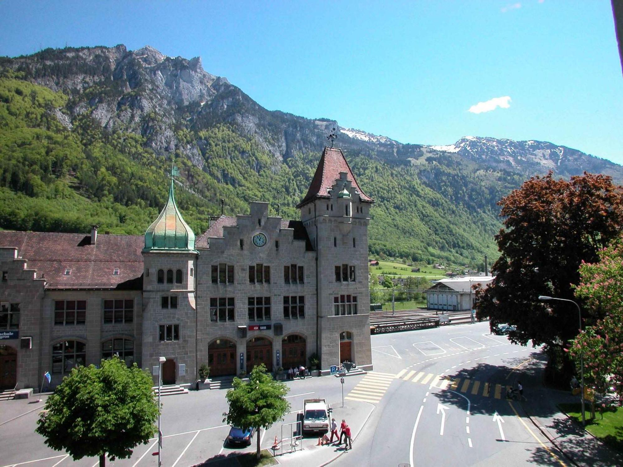 Hotel Post Glarnerhof グラールス エクステリア 写真