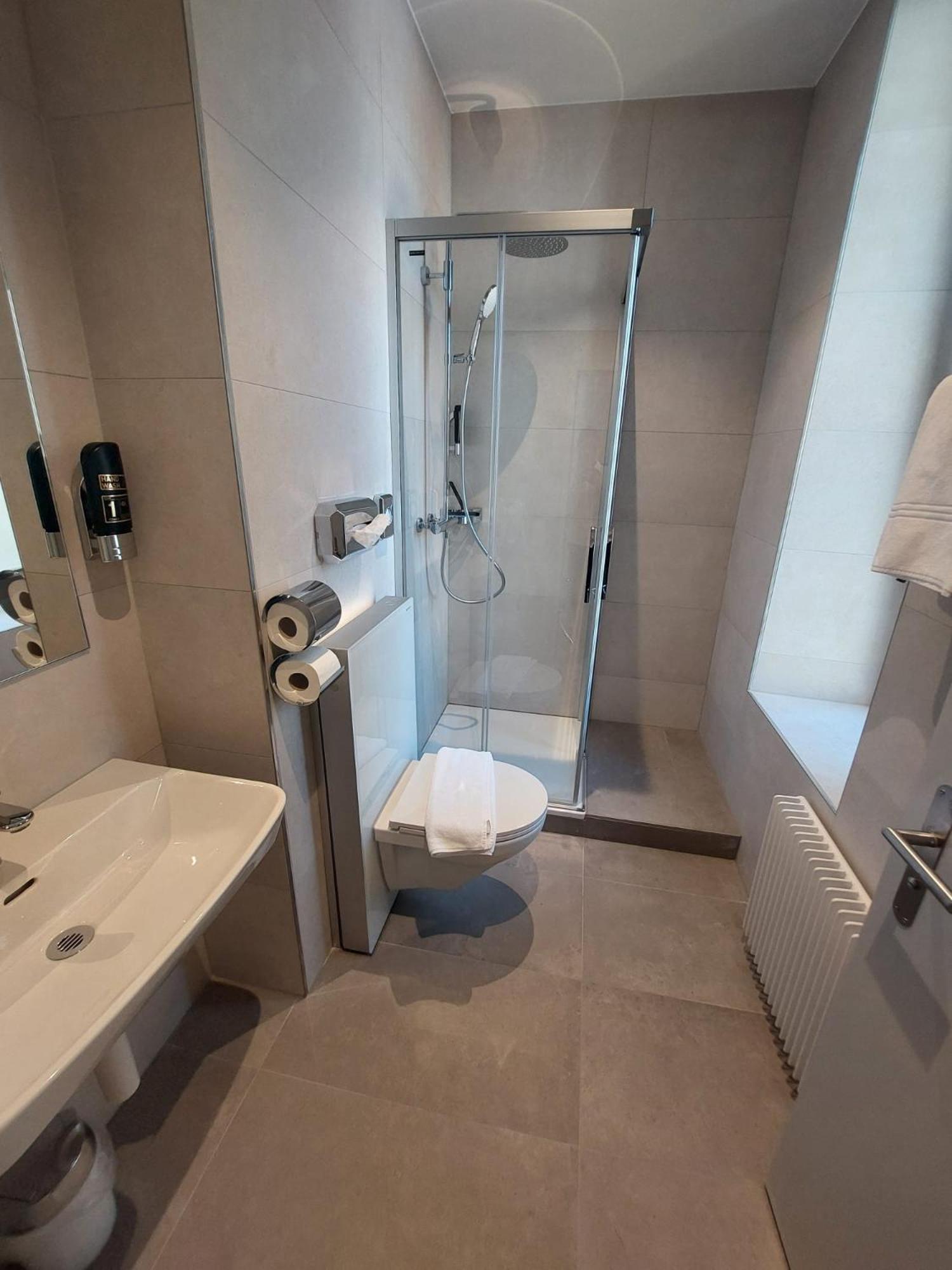 Hotel Post Glarnerhof グラールス エクステリア 写真