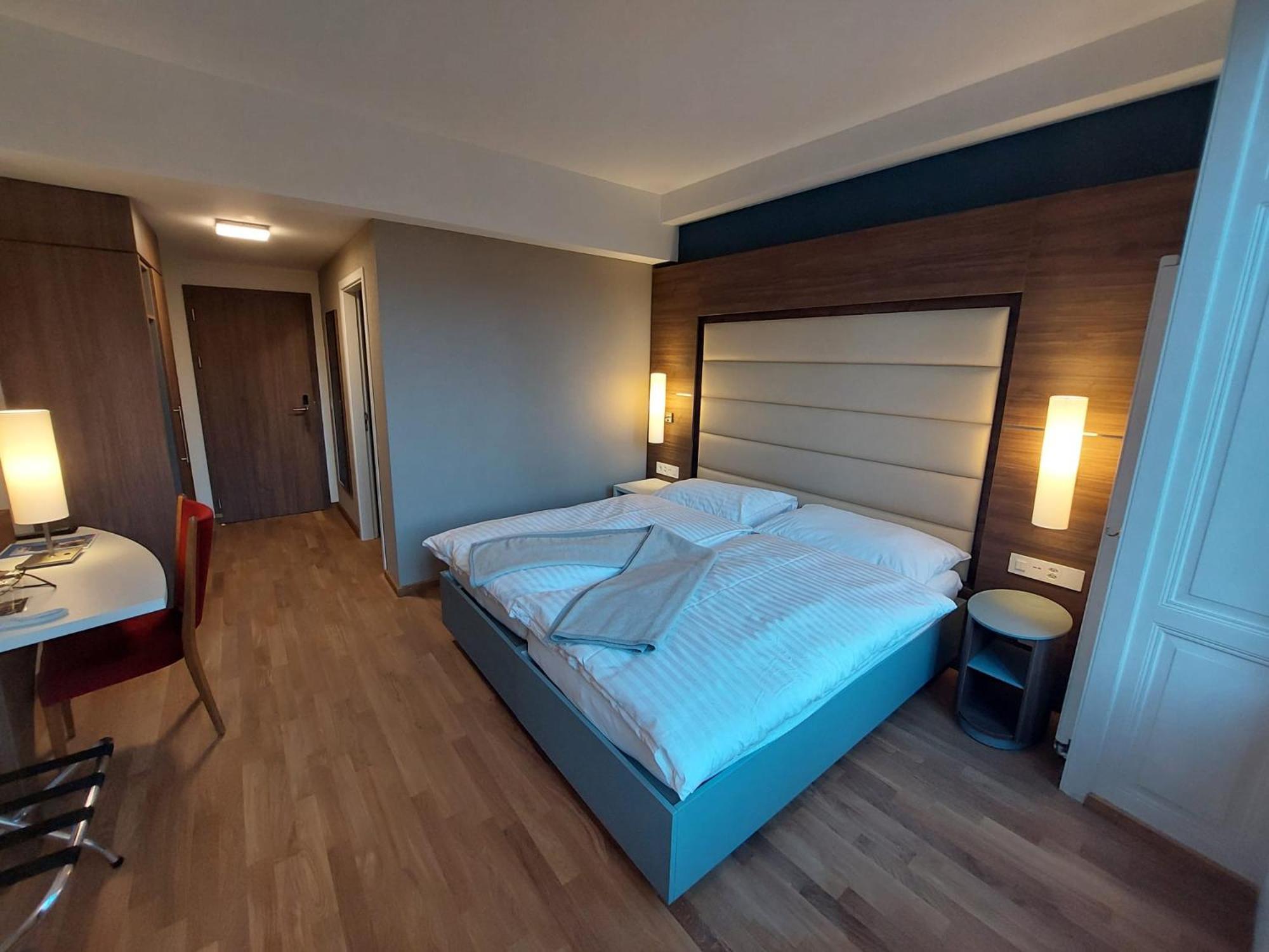 Hotel Post Glarnerhof グラールス エクステリア 写真